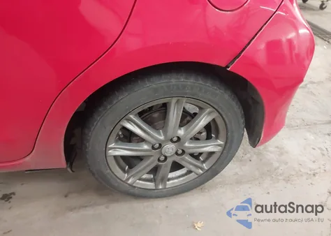 2012 Toyota Yaris Se z USA, uszkodzony, nr VIN JTDKTUD34CD520016